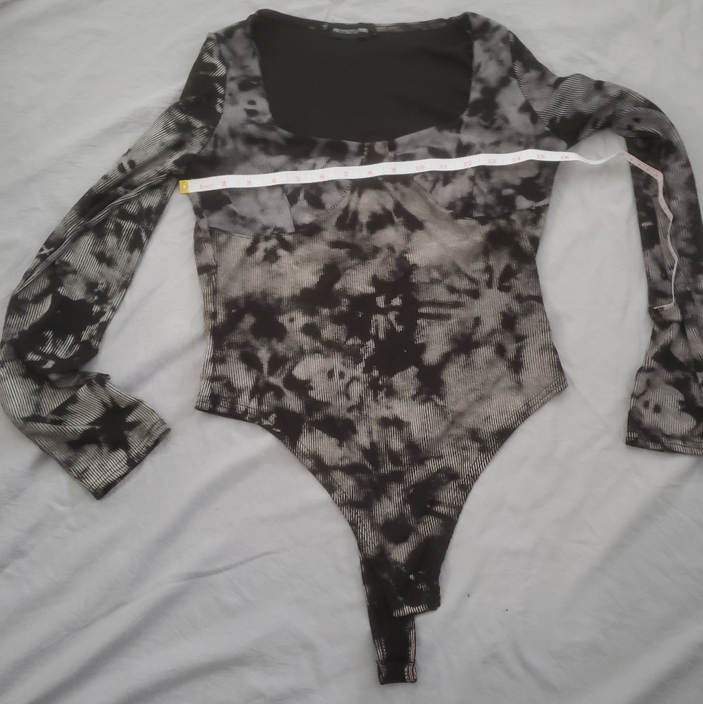 Prettylittlething body suit